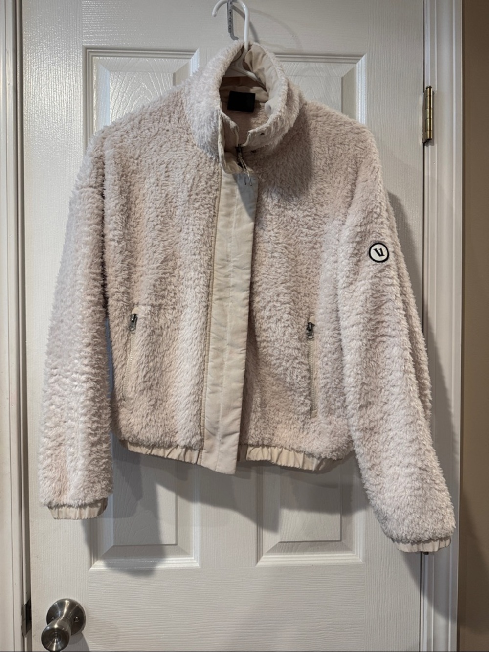 Vouri Highlands Sherpa Jacket size xs.   PTP is 25” will fit a medium - Picture 2 of 5